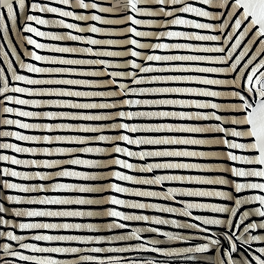 Madewell Black and White Short Sleeve Wrap Tee - Picture 5 of 6